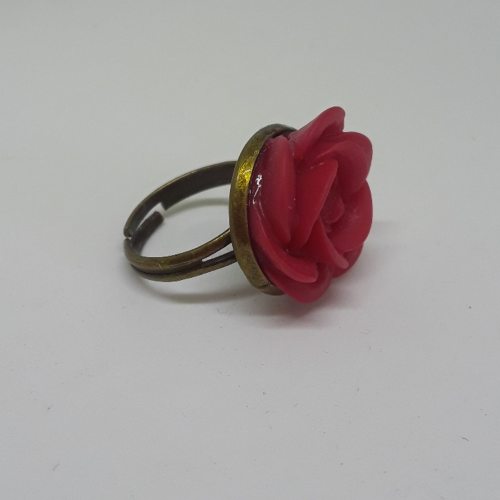 red rose ring with brass base